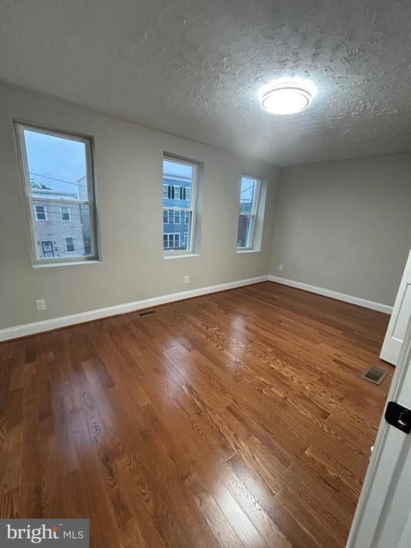 1922 Capitol Avenue Ne - Photo 18