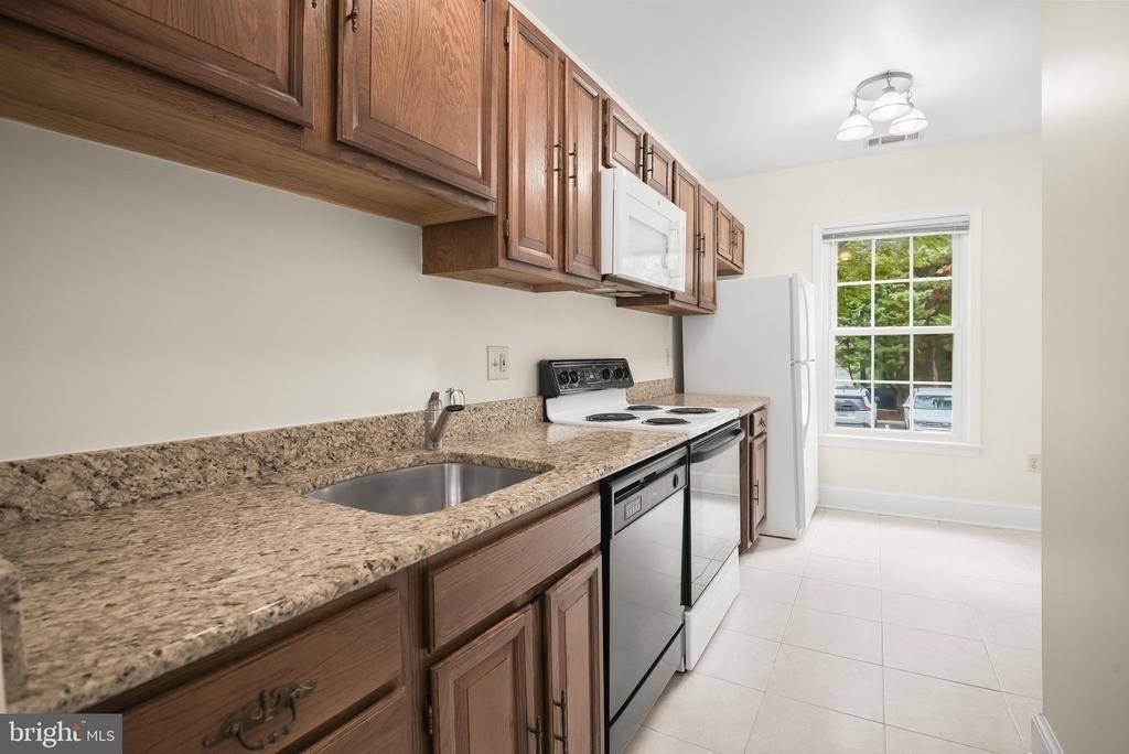 3287 Sutton Place Nw - Photo 8