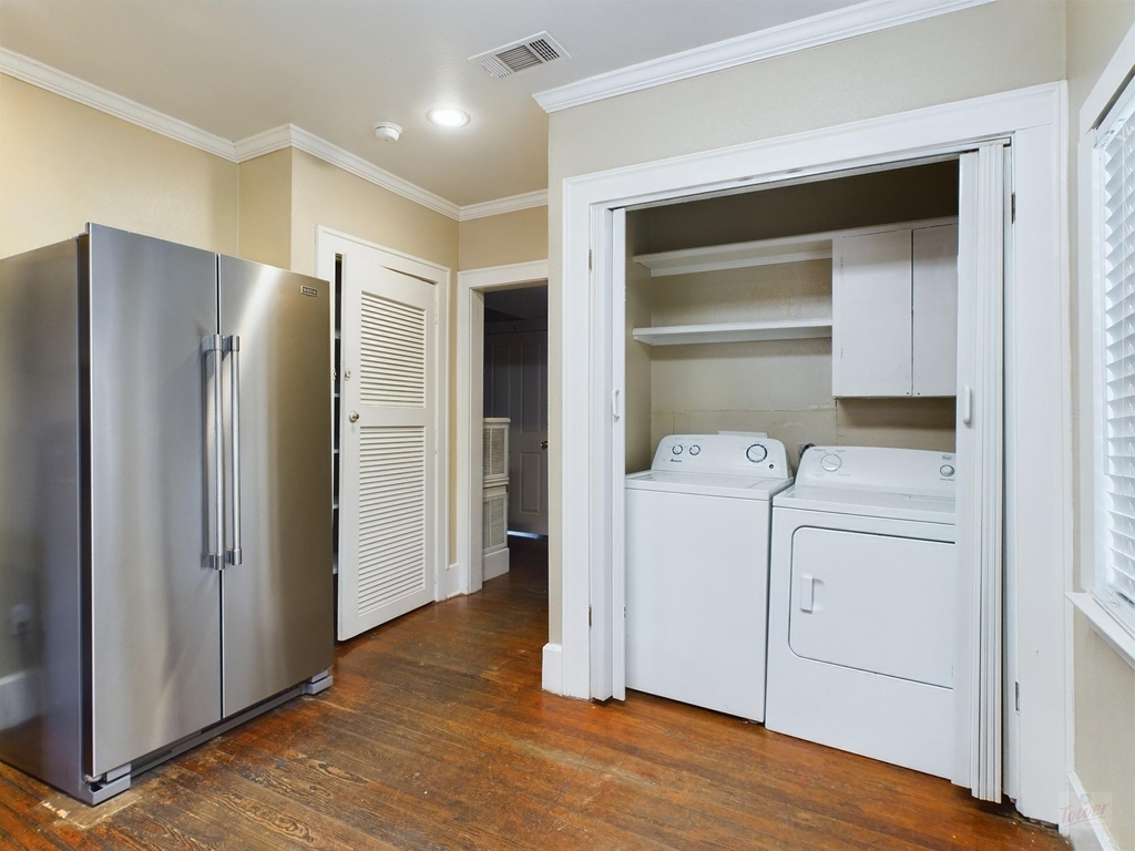 705 E 32nd St - Photo 10