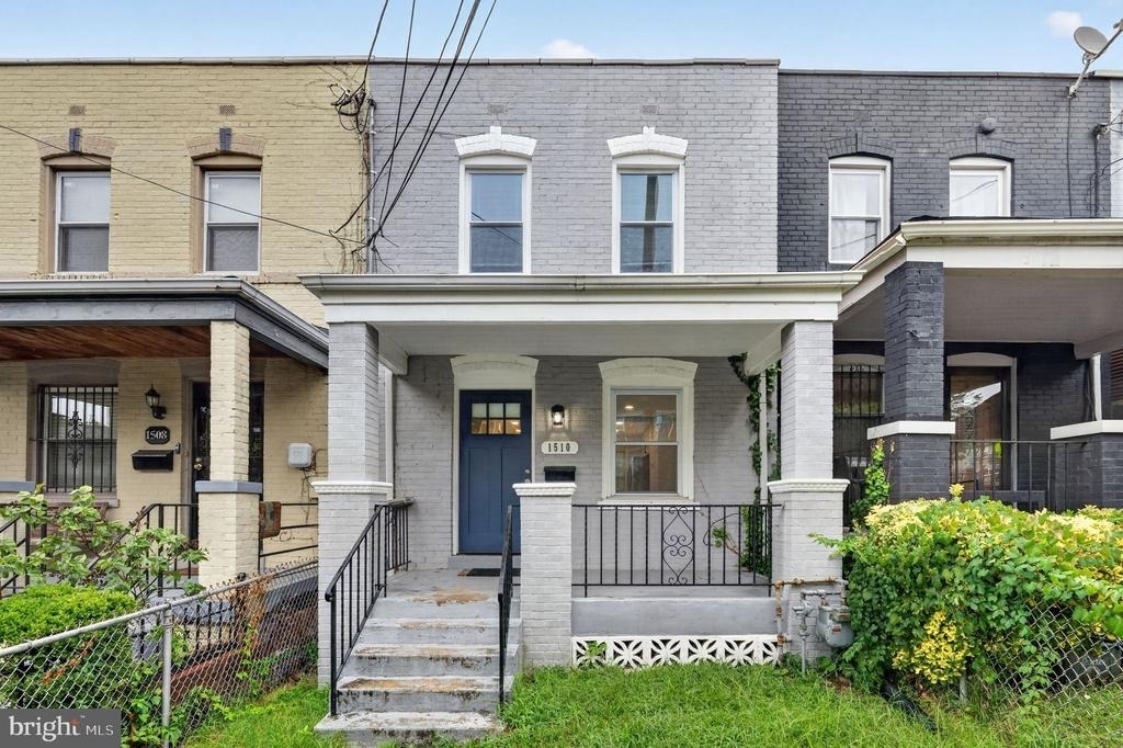 1510 Howard Road Se - Photo 1