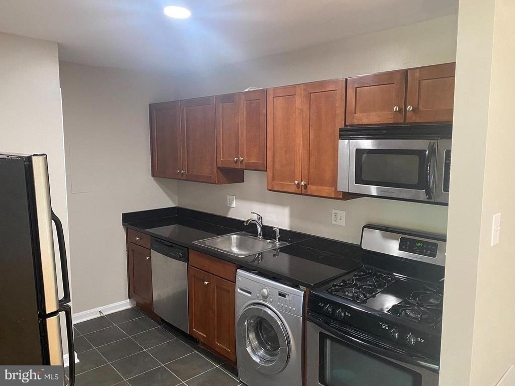 3103 Naylor Road Se - Photo 3