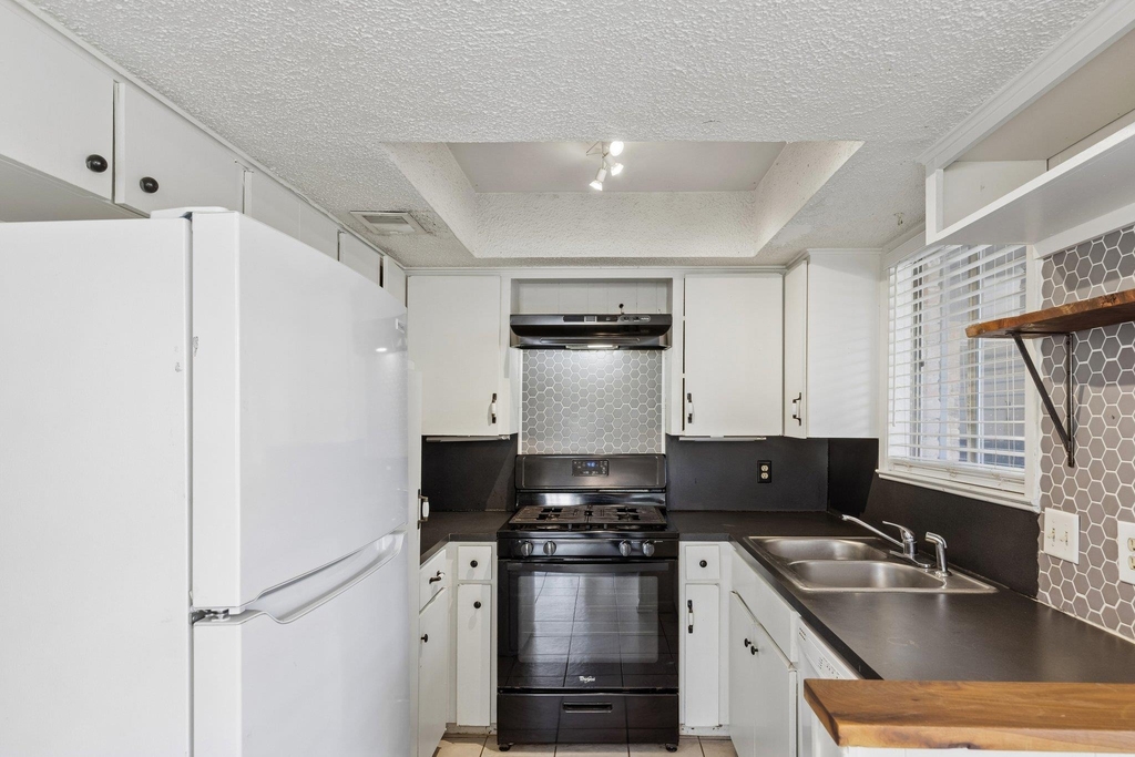 4703 Sagebrush Cir - Photo 6