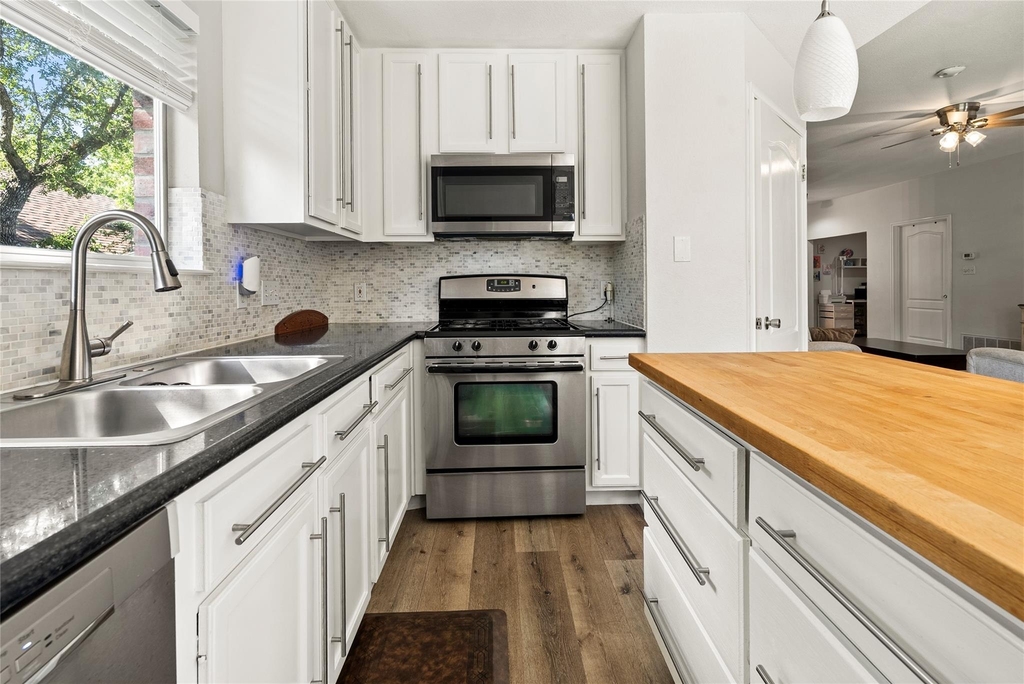 9024 Heiden Ln - Photo 17