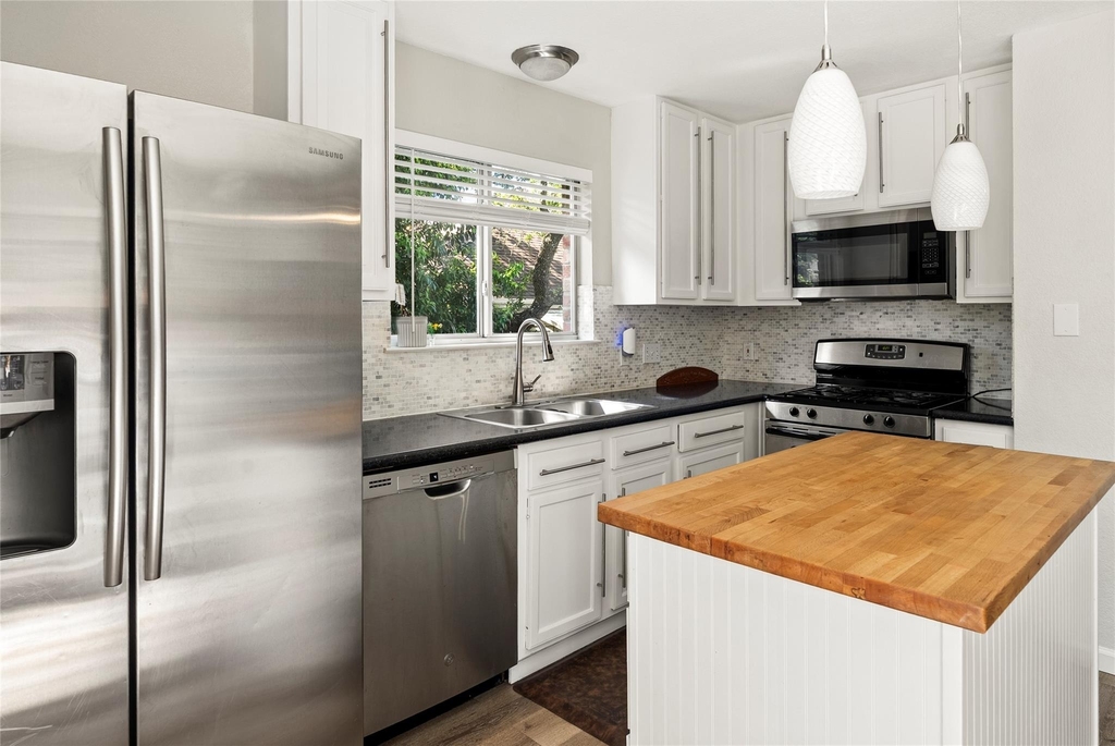 9024 Heiden Ln - Photo 2