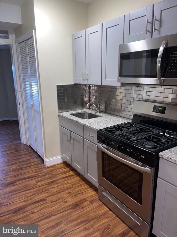 2210 Nicholson Street Se - Photo 7