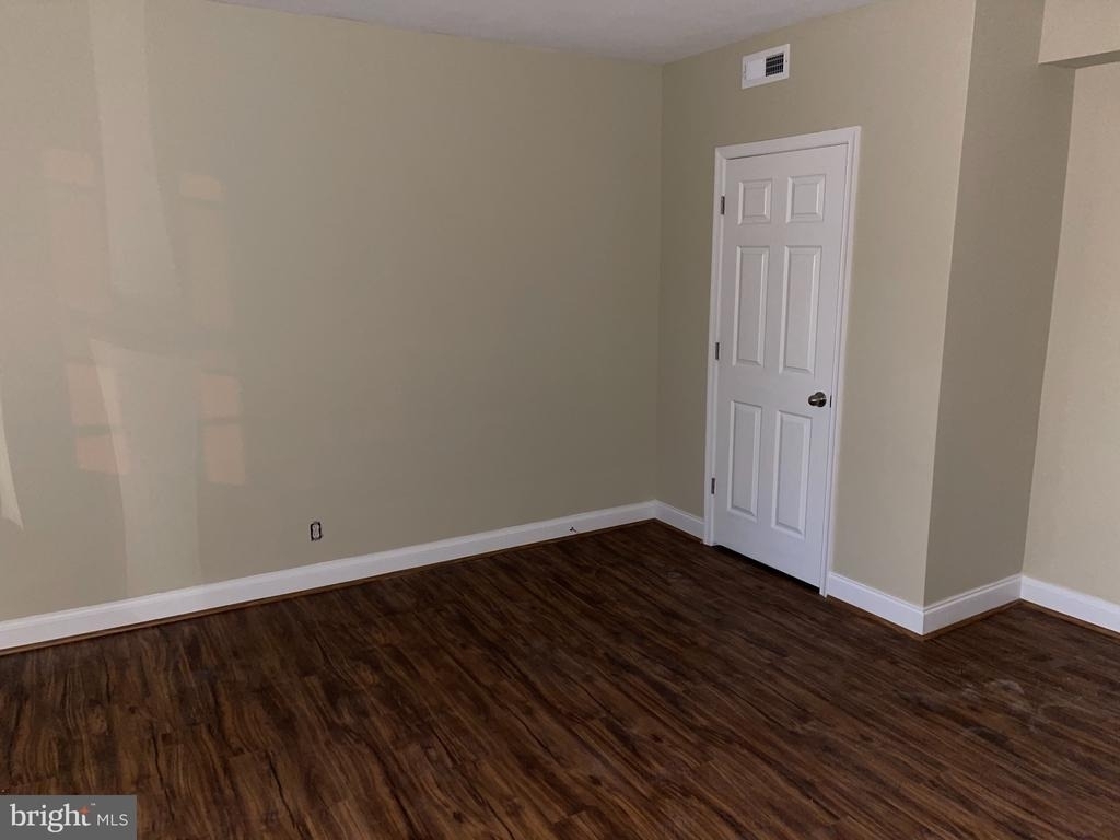 2210 Nicholson Street Se - Photo 3