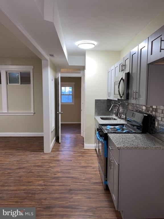 2210 Nicholson Street Se - Photo 5