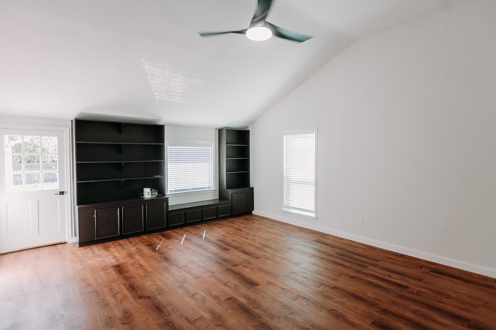 1505 Windsong Trl - Photo 7
