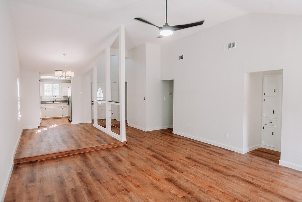 1505 Windsong Trl - Photo 6