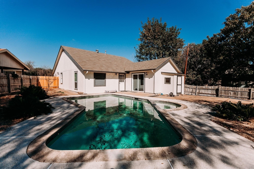 1505 Windsong Trl - Photo 21