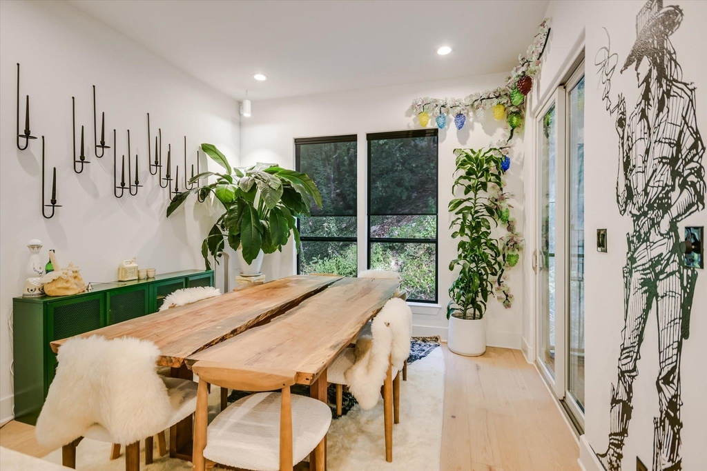 1529 Barton Springs Rd - Photo 4