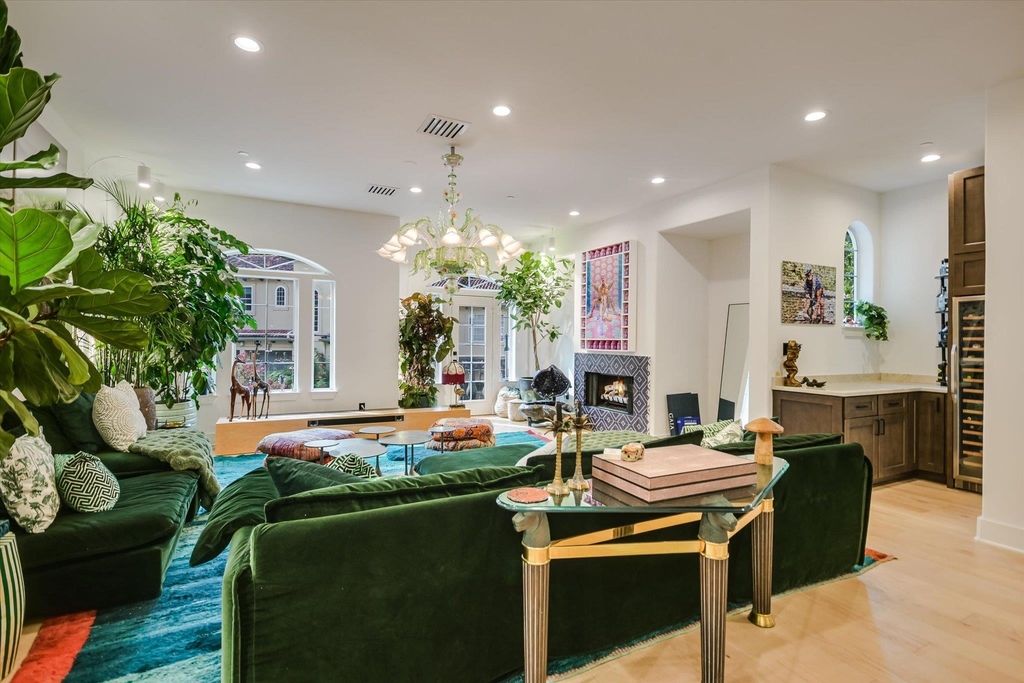 1529 Barton Springs Rd - Photo 3