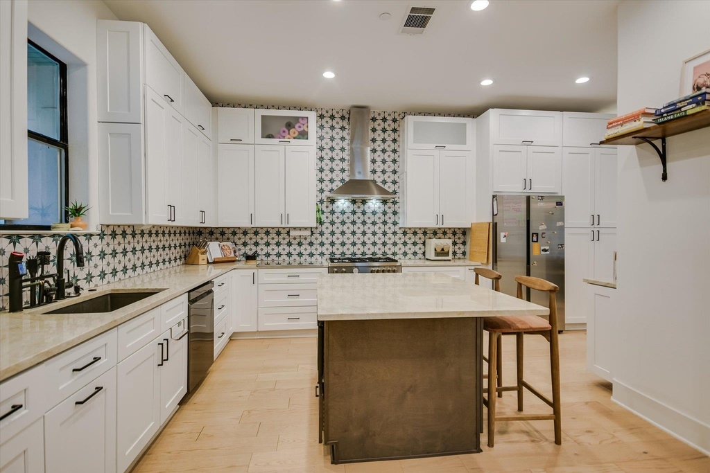 1529 Barton Springs Rd - Photo 7