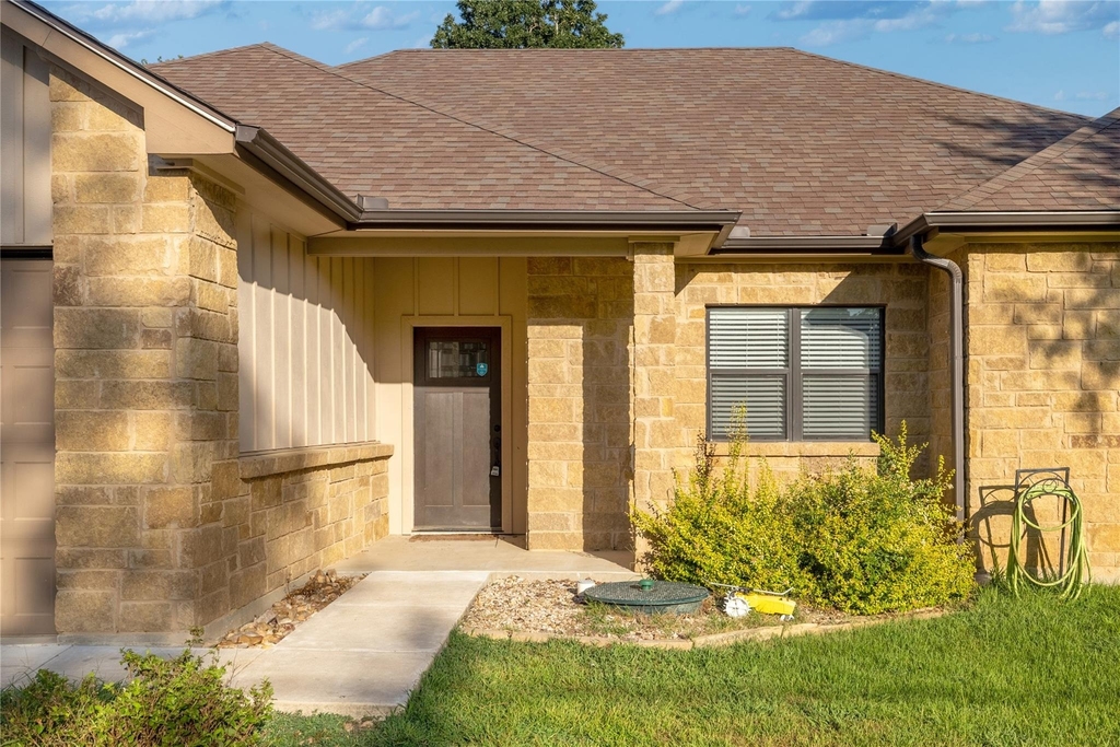 122 N Pohakea Dr - Photo 1
