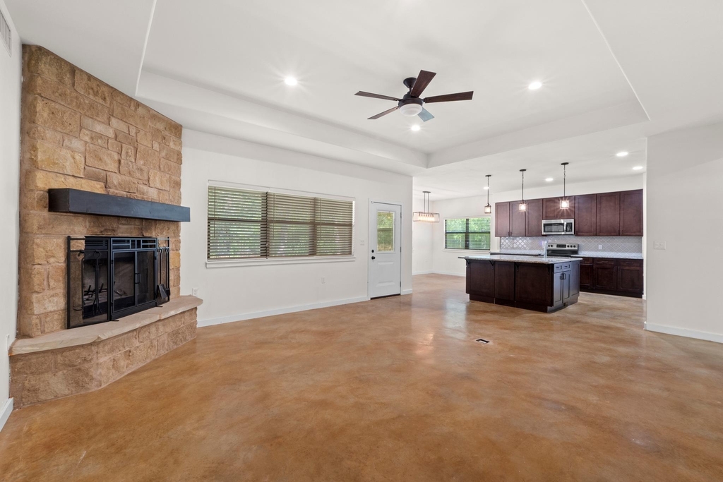 122 N Pohakea Dr - Photo 2