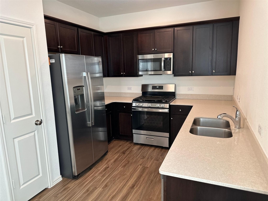 3504 Lodgepole Dr - Photo 0