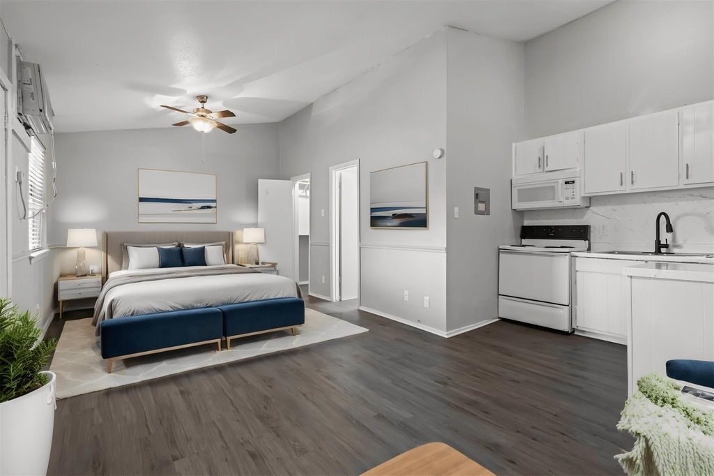1302 Parker Ln - Photo 8