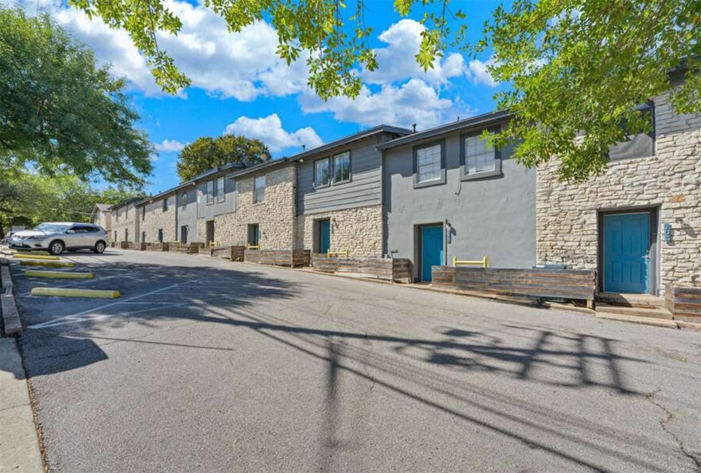 1302 Parker Ln - Photo 17