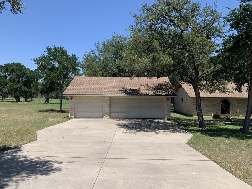1002 Adventure Ln - Photo 1
