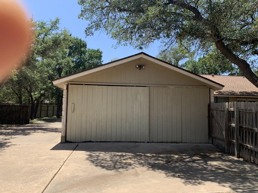 1002 Adventure Ln - Photo 32