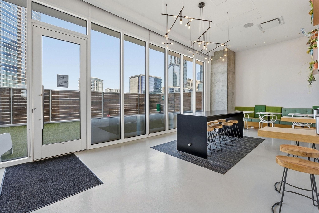 301 West Ave - Photo 23