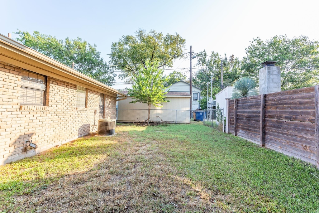 4501 Caswell Ave - Photo 15