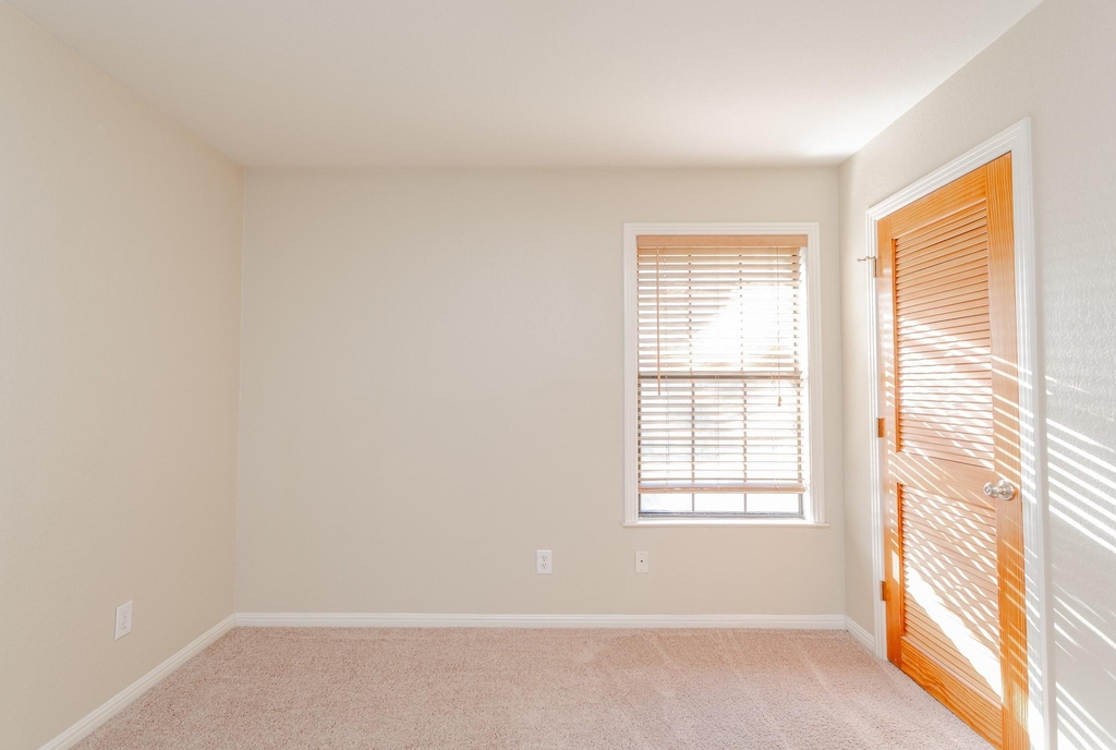 4501 Caswell Ave - Photo 13