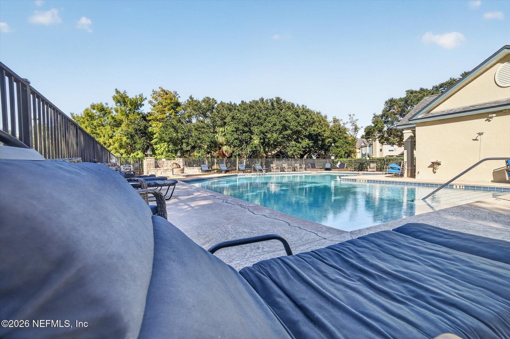 13703 Richmond Park Drive N - Photo 45