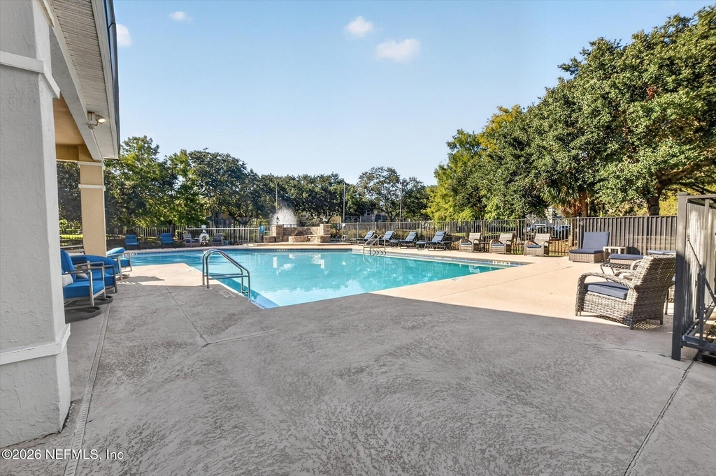 13703 Richmond Park Drive N - Photo 43