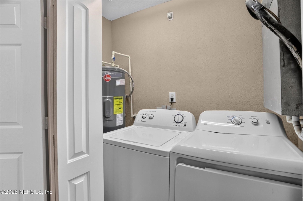 13703 Richmond Park Drive N - Photo 29