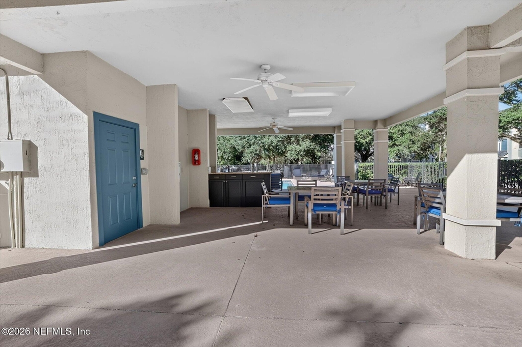 13703 Richmond Park Drive N - Photo 46