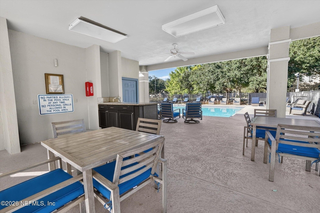 13703 Richmond Park Drive N - Photo 47