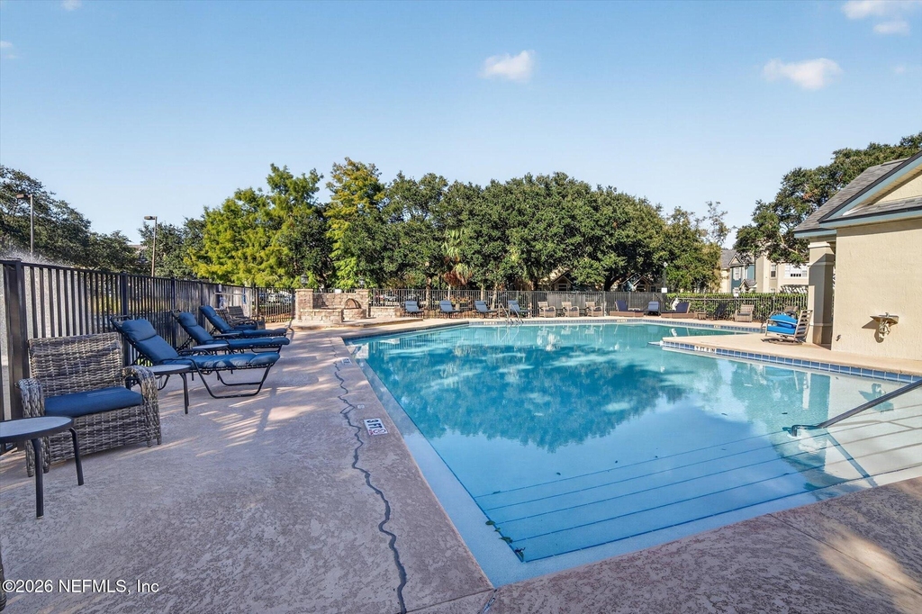 13703 Richmond Park Drive N - Photo 44