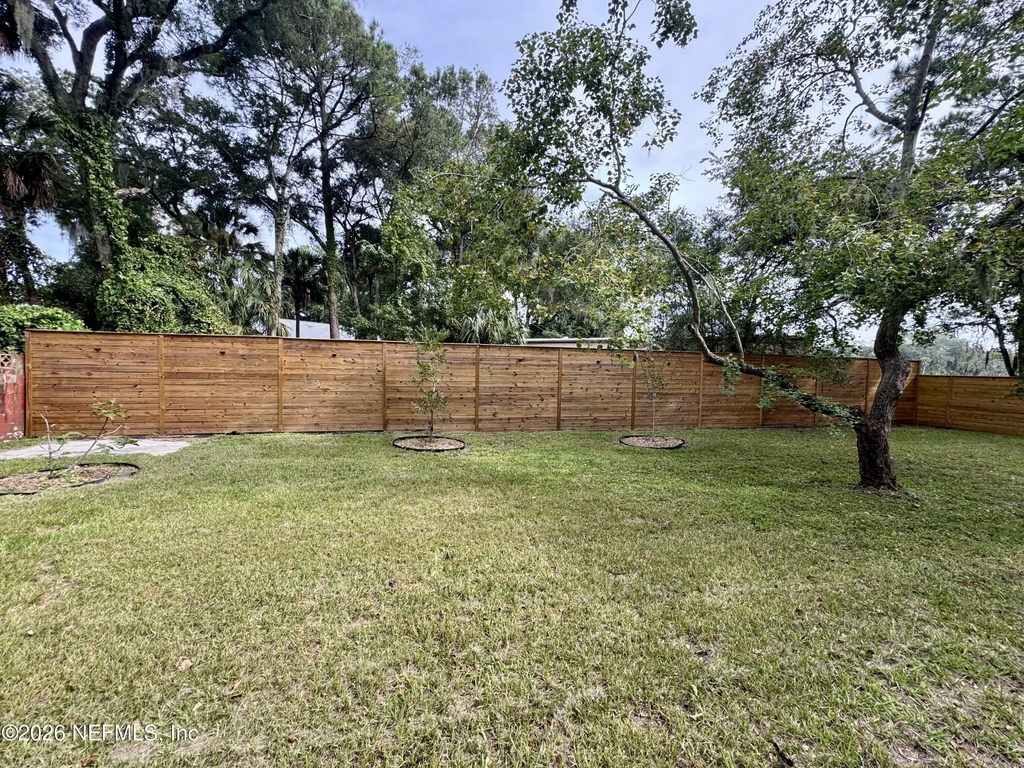 1109 Nantucket Avenue - Photo 4