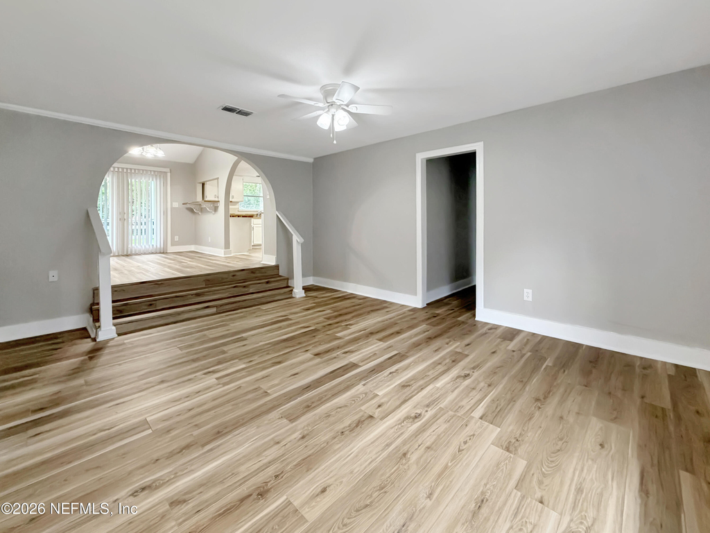 9738 Eisenhower Road - Photo 14