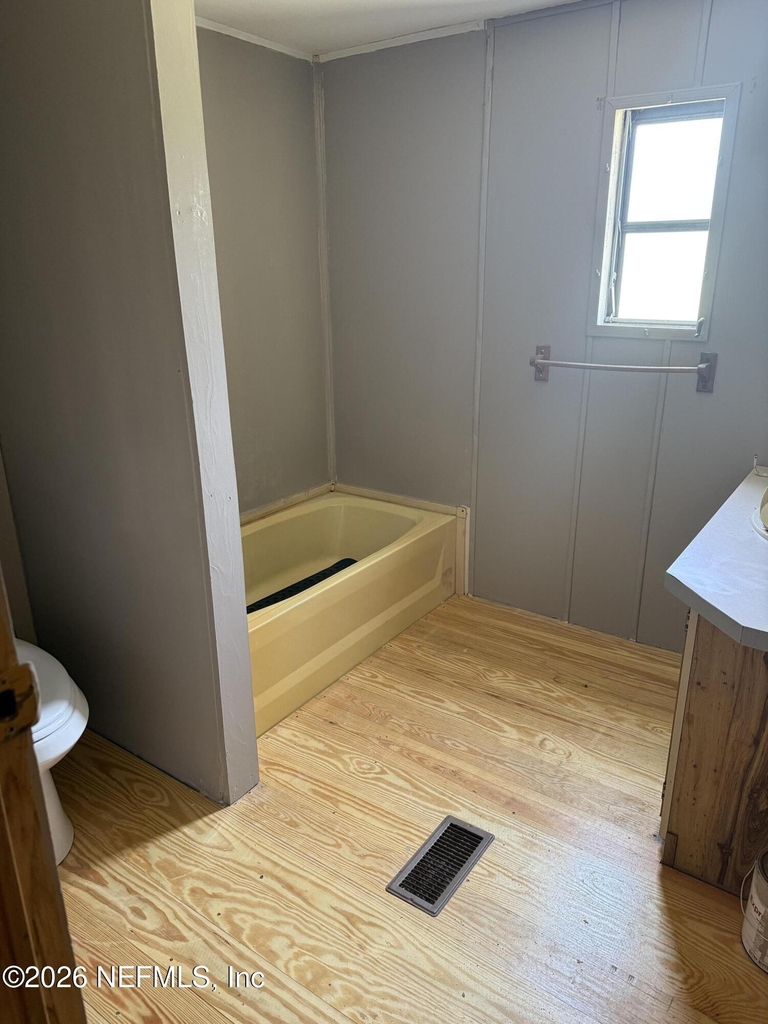 205 Lakeview Court - Photo 8