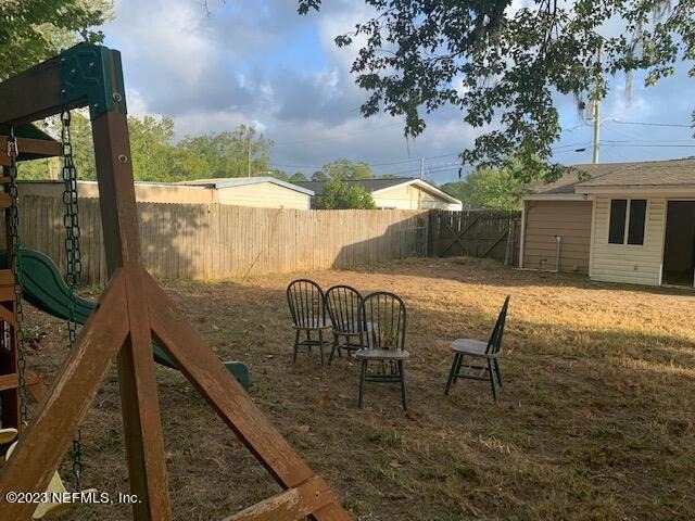 235 Beall Avenue N - Photo 15