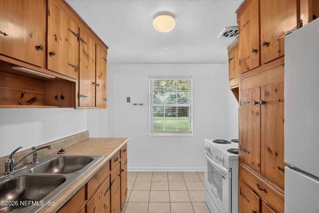 5812 Tampico Road - Photo 5