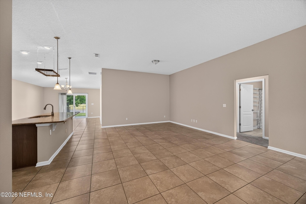 469 Glendale Lane - Photo 5