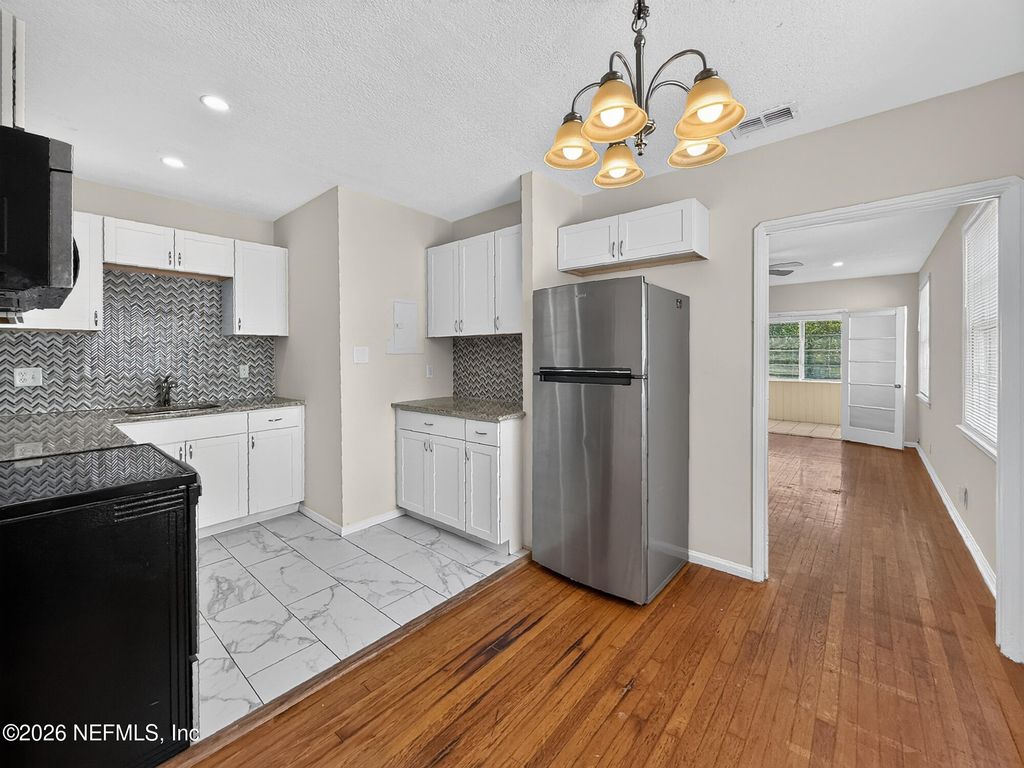 1547 Flagler Avenue - Photo 16