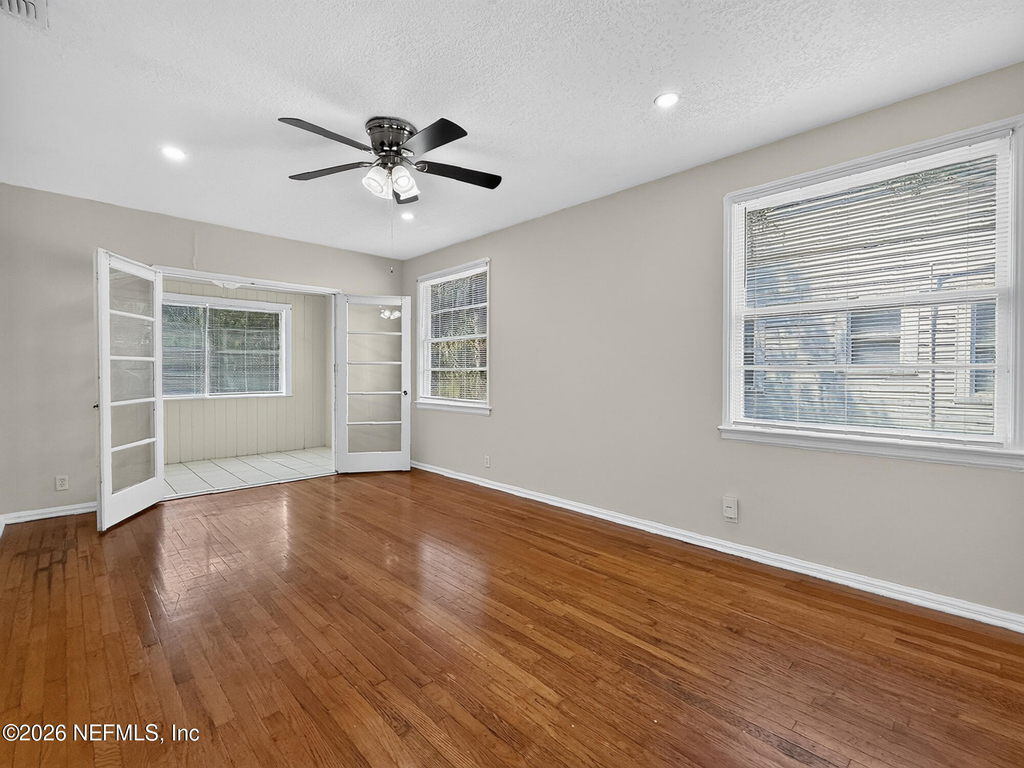 1547 Flagler Avenue - Photo 6