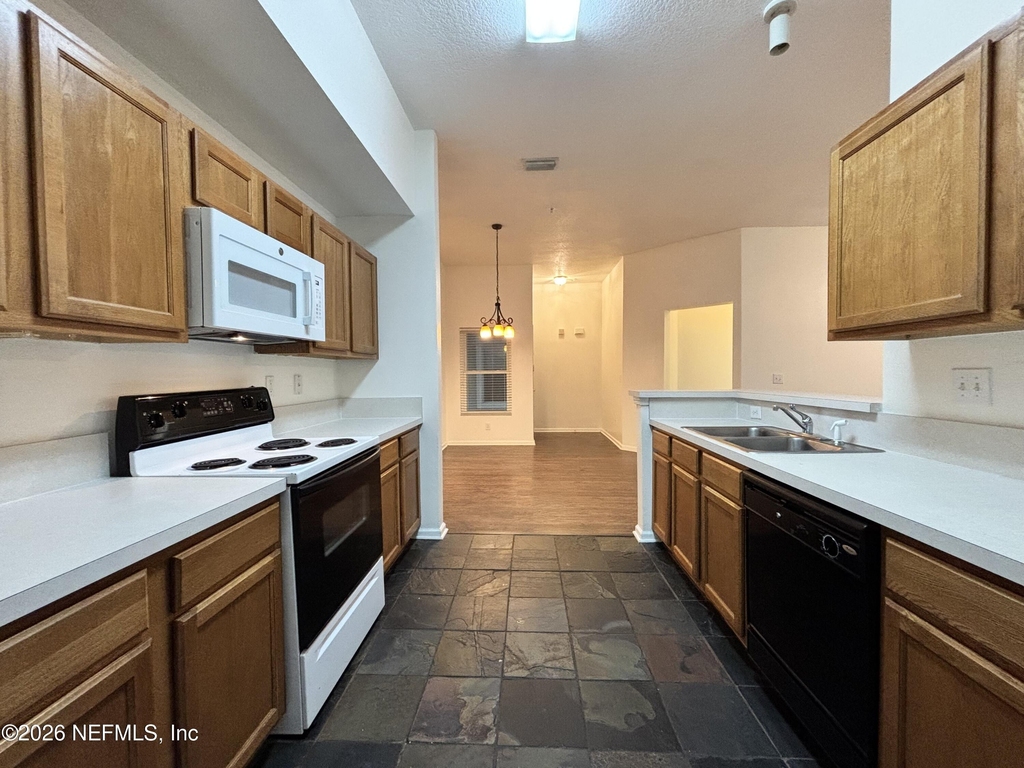 6106 Maggies Circle - Photo 6