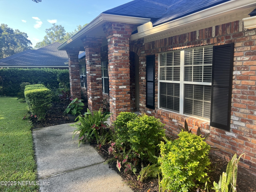 12152 Dividing Oaks Trail W - Photo 3