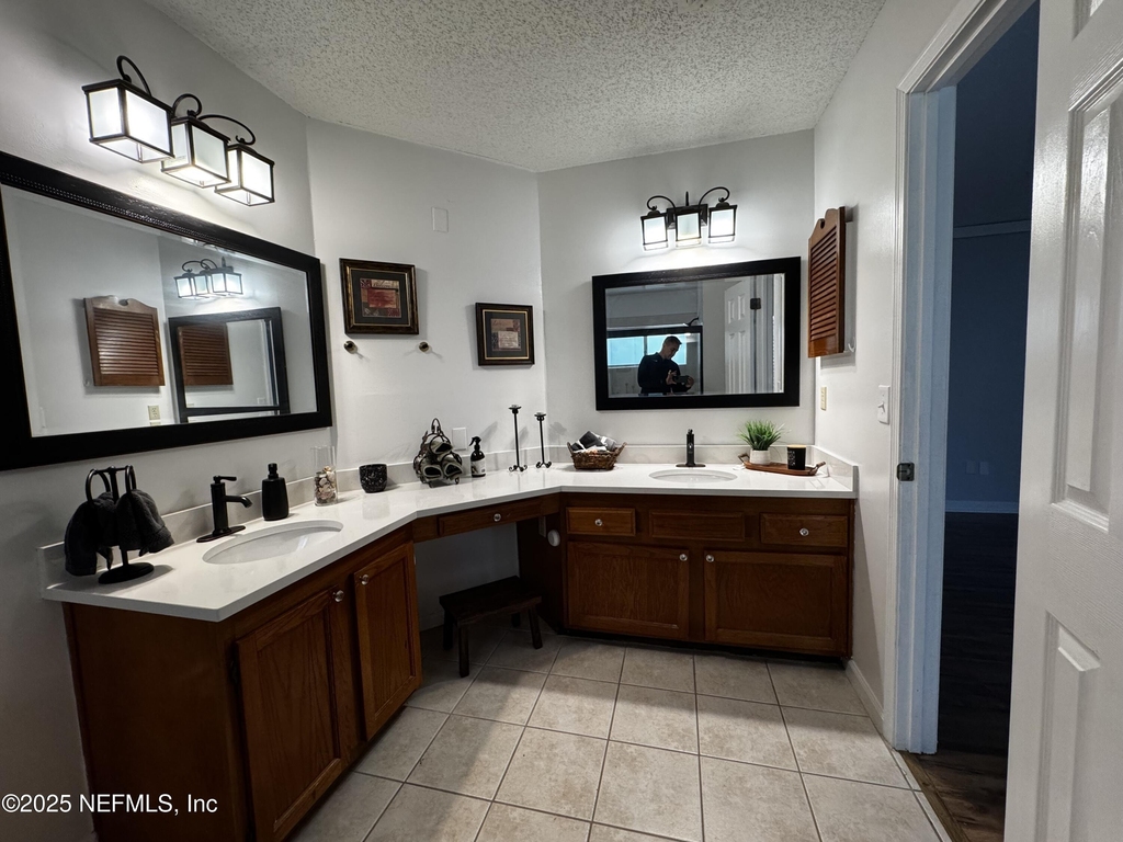 12152 Dividing Oaks Trail W - Photo 49