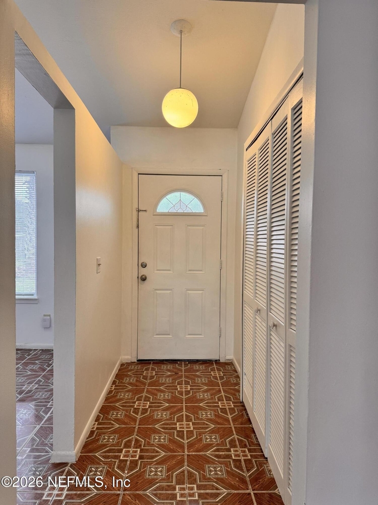 516 Aquatic Drive - Photo 2