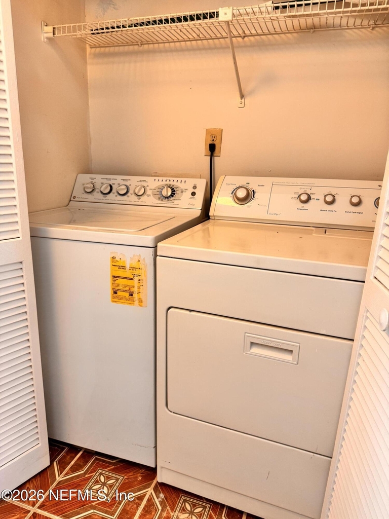 516 Aquatic Drive - Photo 13