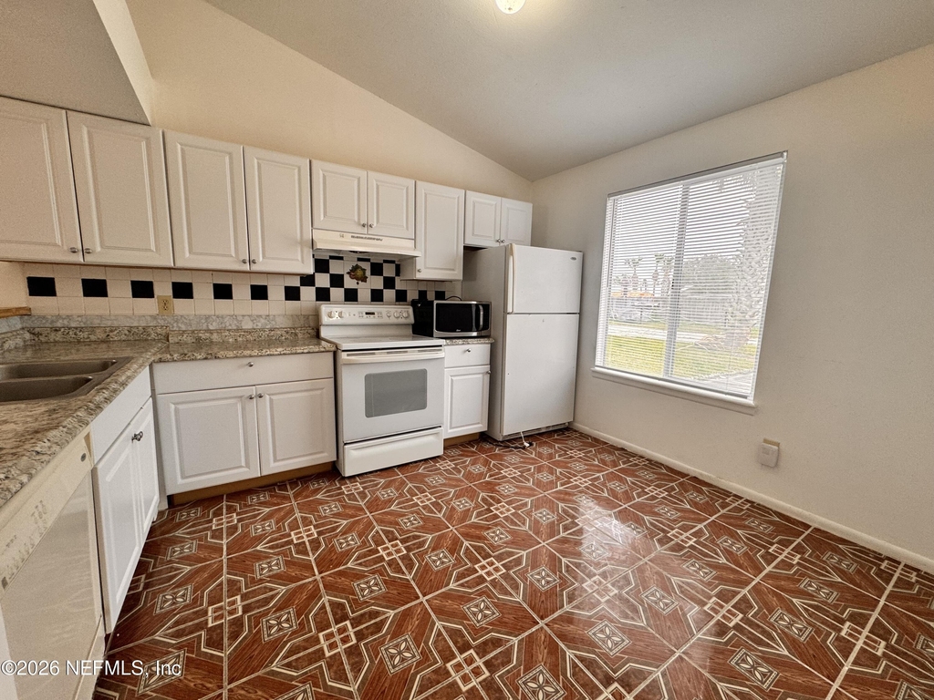 516 Aquatic Drive - Photo 4