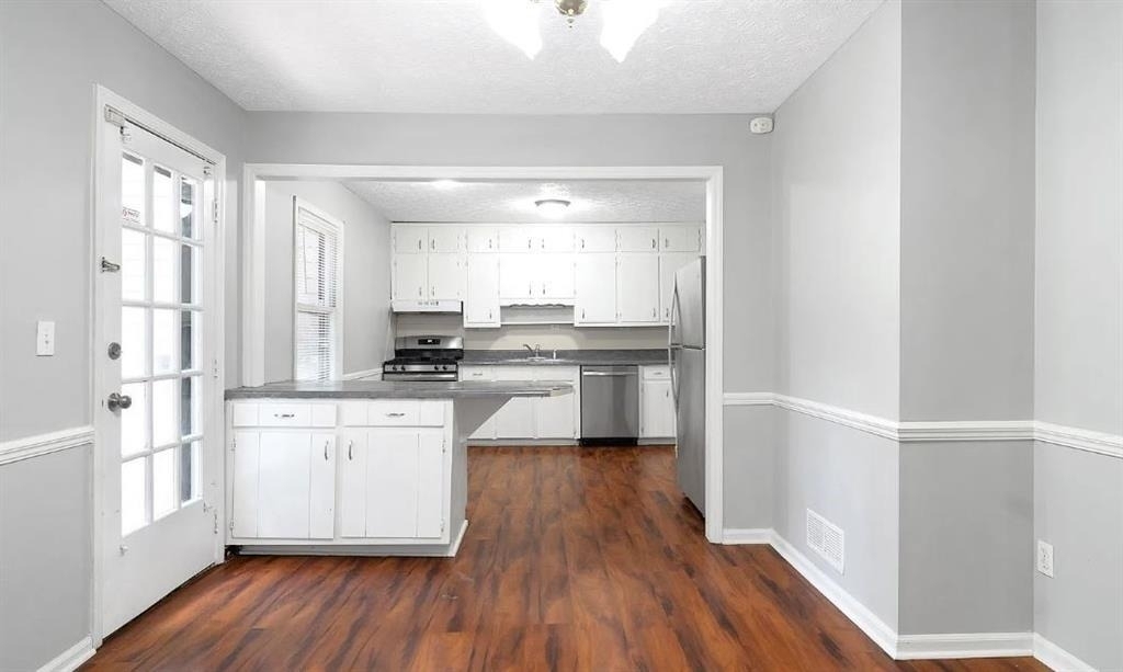 1675 Oak Ridge Way - Photo 2