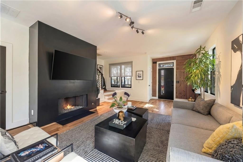 593 Formwalt Street Sw - Photo 5