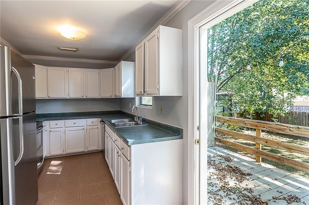 568 Stokeswood Avenue Se - Photo 11